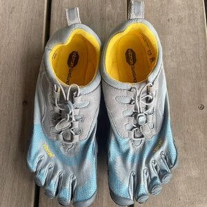 Vibram Five Fingers Shoes Womens Gray Blue/Yellow  Shoes size 41 EU